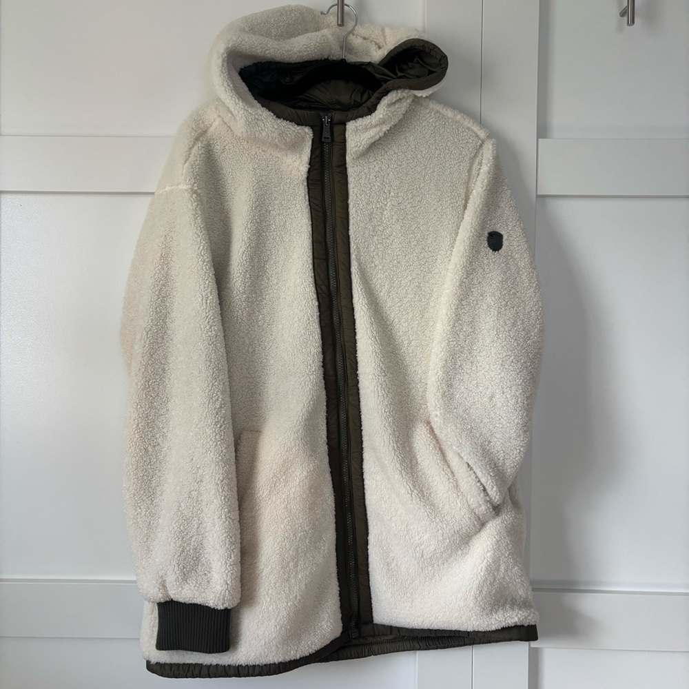1 Madison Women’s Sherpa Puffer Jacket - Cream and Green